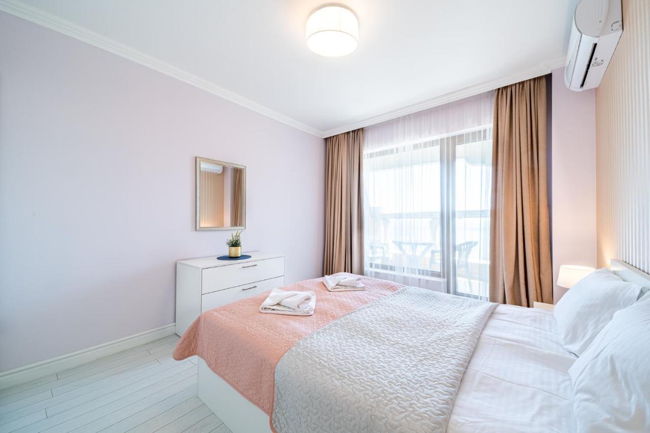La Mer Luxury Apartments Golden Sands Exterior photo